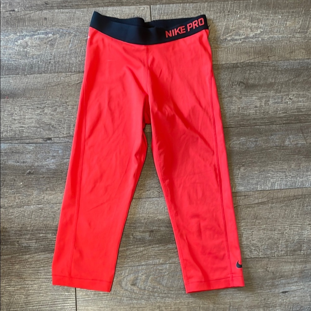 Nike pro cropped spandex leggings